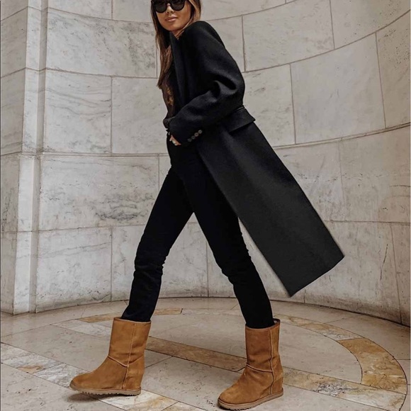 UGG | Classic Femme Short Boots In Chestnut NEW In Box - Picture 16 of 16